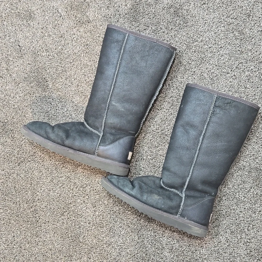 Ugg Australia Women Classic Tall 5823 Leather Sheepskin Boots shoes sz 8